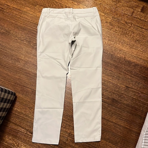 Nike women’s golf pants size 8 - Picture 3 of 3